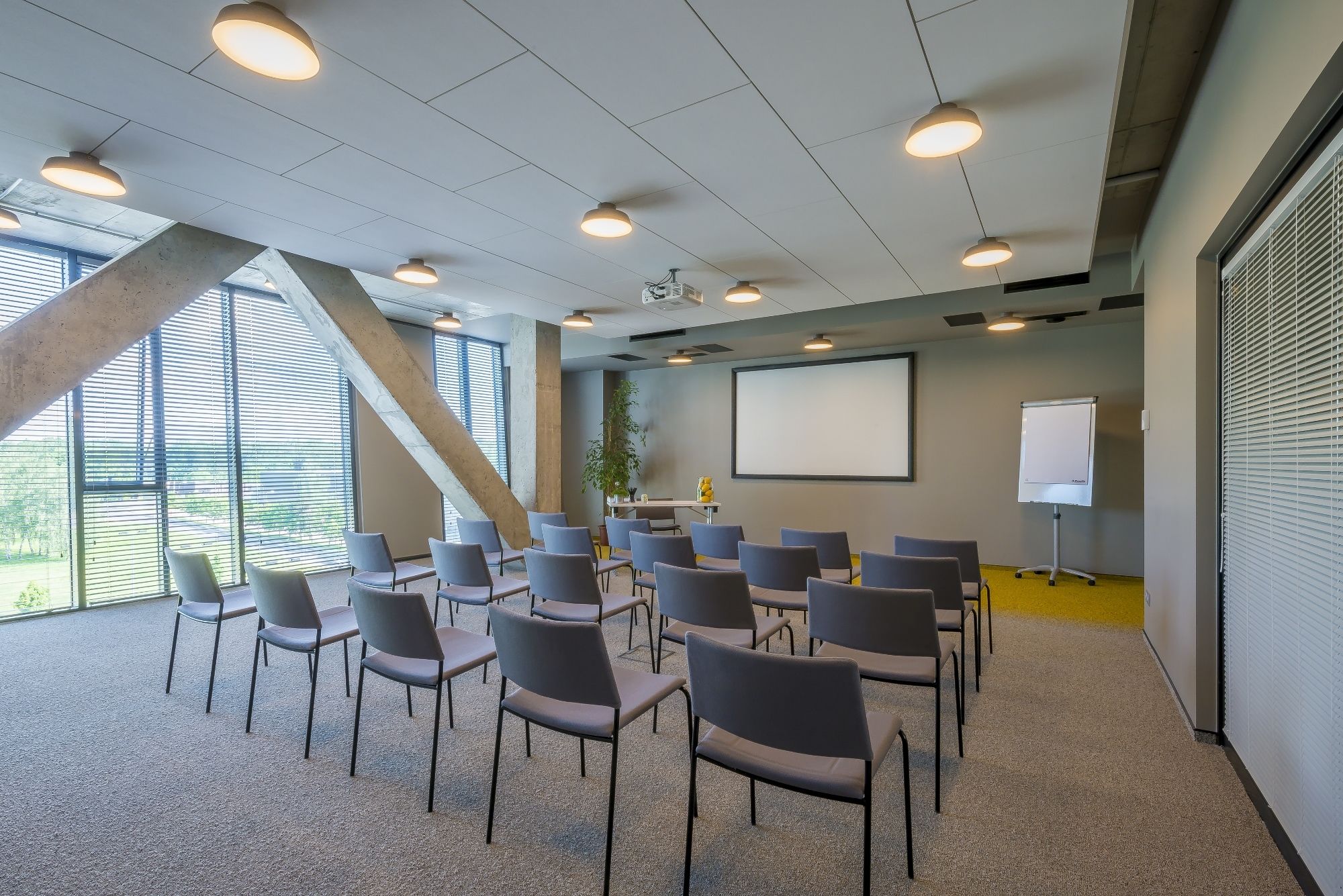 Urbihop Hotel Vilnius Bagian luar foto